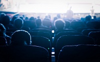 Новая технология поможет слепым погружаться в фильмы Новая технология поможет слепым погружаться в фильмы