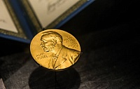 Вручение Нобелевских премий пройдет в 2020 году онлайн из-за пандемии Вручение Нобелевских премий пройдет в 2020 году онлайн из-за пандемии